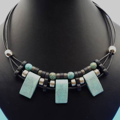 Keramikkette türkisgrün, silber, schwarz, Lederkette, Collier, Statementkette, Halskette, Handarbeit, Keramikschmuck