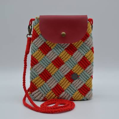 Luxe Check Mini – Rot  Kompakte Umhängetasche mit Karomuster