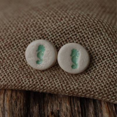 Edelstahl-Ohrstecker Seepferdchen - Keramik in Weiß und Türkis