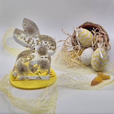 Deko Hase mit echten Blumen Natur