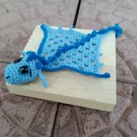 Gehäkelter Taschendrache aus Granny Square – Emotional Support Drache in verschiedenen Farben