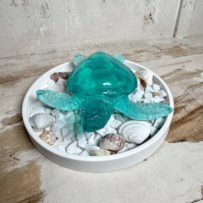 Deko Schildkröte Epoxidharz 15 cm + Jesmonite Dekoteller 16,5 cm inkl. Muscheln & Steinchen