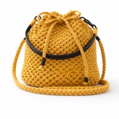 Knot & Carry Bucket Bag – Handgefertigte Makramee-Tasche in Honey