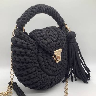 Handgemachte Häkel-Tasche aus T-Shirt-Garn | Boho Handtasche mit Goldkette | Beige | Velossa Handmade