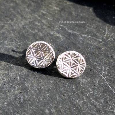 Kleine runde Ohrstecker aus Feinsilber,
