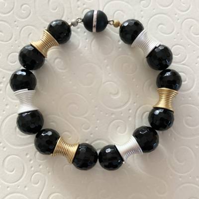 Onyx Armband 24 cm – Handgefertigtes Unikat mit Magnetverschluss & Tombakspiralen