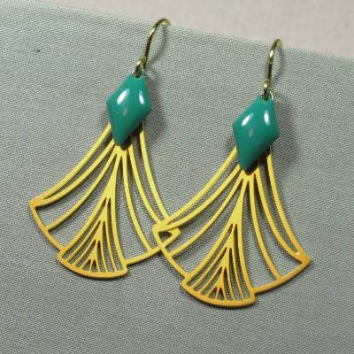 Ohrringe SEEGRÜN – Art Déco Ohrringe aus goldenem Messing mit emaillierter Raute, handgefertigt (2502)