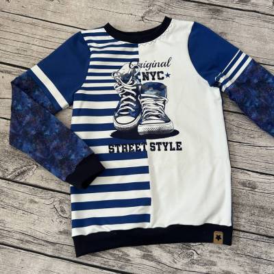 cooles Sweatshirt gr.146/152 Blau / Weiß Sneakers