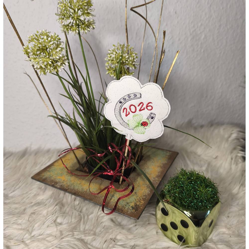 Stickdatei Glücksbringer Blumenstecker ITH Set 2607 – Hufeisen, Kleeblatt & Marienkäfer 2026 bis 2030 Bild 2