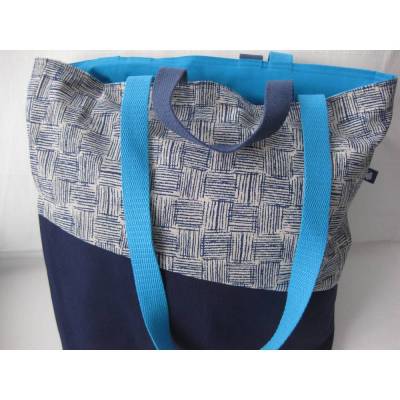 Stofftasche aus Baumwolle mit vier Henkeln