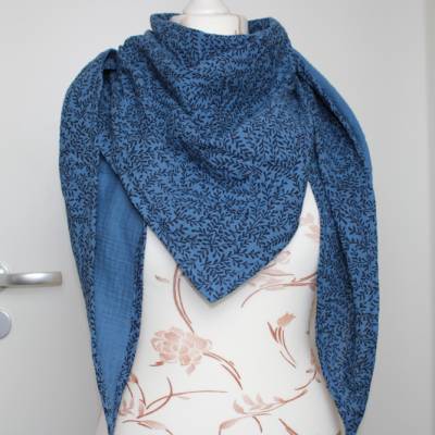 Musselintuch Rena  blau mit Blätterzweigen (einlagig)