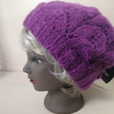 Handgestrickte Ajourmütze Lila – Unikat aus Diverso von Lana Grossa