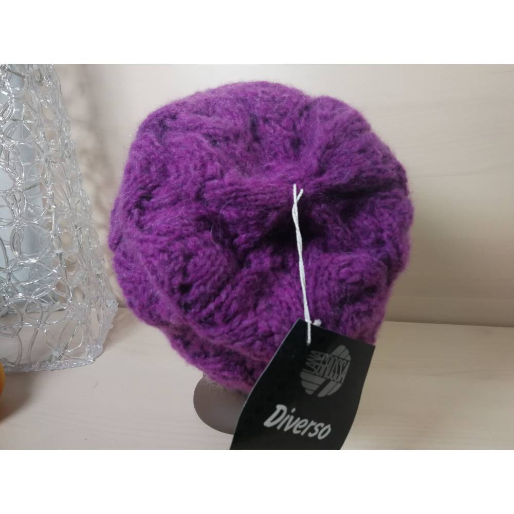 Handgestrickte Ajourmütze Lila – Unikat aus Diverso von Lana Grossa Bild 2