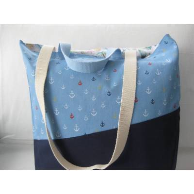 Stofftasche aus Baumwolle mit vier Henkeln