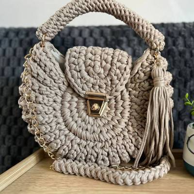 Handgefertigte Häkel-Handtasche aus T-Shirt-Garn | Boho Bag | Schultertasche mit Goldkette | Handmade – Velossa Handmade