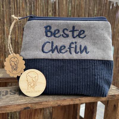 Schminktasche Beste Chefin – Handgemachte Kosmetiktasche als Geschenk, bestickt, weich gefüttert, ca. 18x15x6 cm