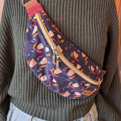Hippe Bauchtasche / Crossbody-Tasche / Gürteltasche florales Muster