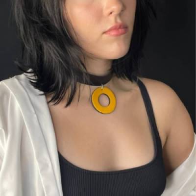 Lederhalsband mit Ring / Gelb - Schwarz