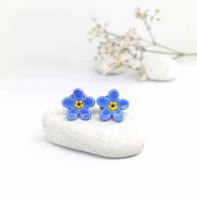 Vergissmeinnicht-Ohrringe aus Polymer Clay, kleine blaue Blumenohrringe mit Ohrsteckern aus Sterlingsilber