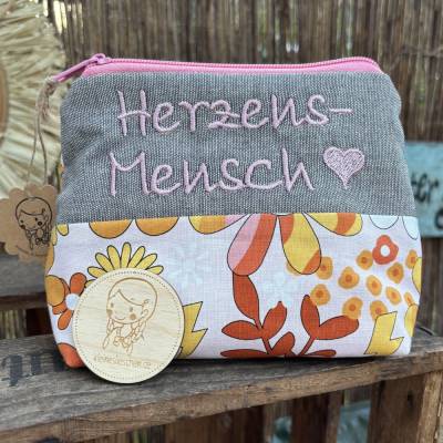 Herzensmensch Schminktasche – Geschenk Kosmetiktasche, Kulturbeutel individuell bestickt