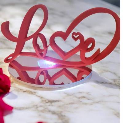 Love Schriftzug Deko – Romantisches 3D-gedrucktes Statement-Stück