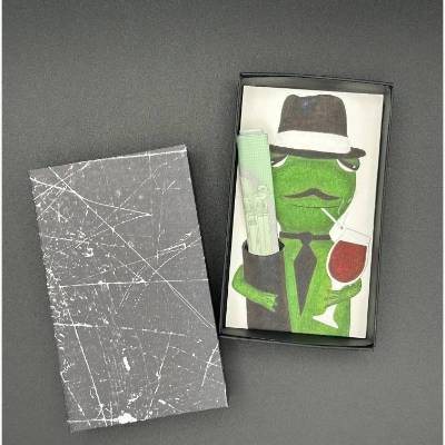 Witzige Geschenkverpackung für Essenseinladung oder Gutschein – Mafiosi-Frosch