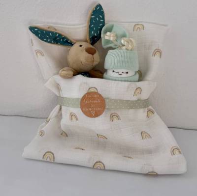 Kleine Windeltorte als Schwangerschaftsgeschenk, Hurra - ein Baby!