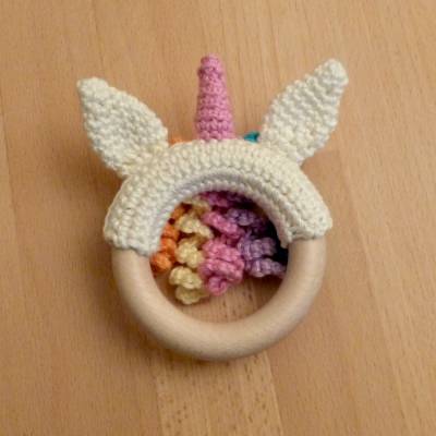 Häkelanleitung Greifling "Einhorn" mit Holzring, Babyspielzeug, pdf-Datei