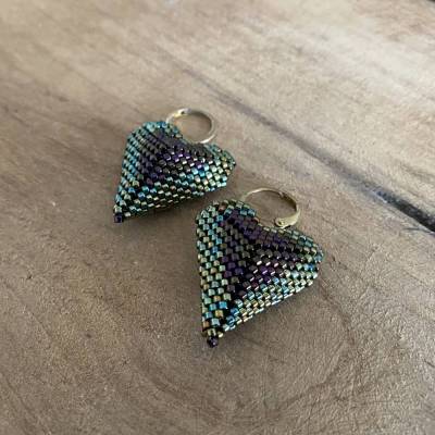 Ohrhänger mï Corazón – Handgefertigter Herz-Ohrschmuck in Dunkelviolett & Grün, Statement-Accessoire