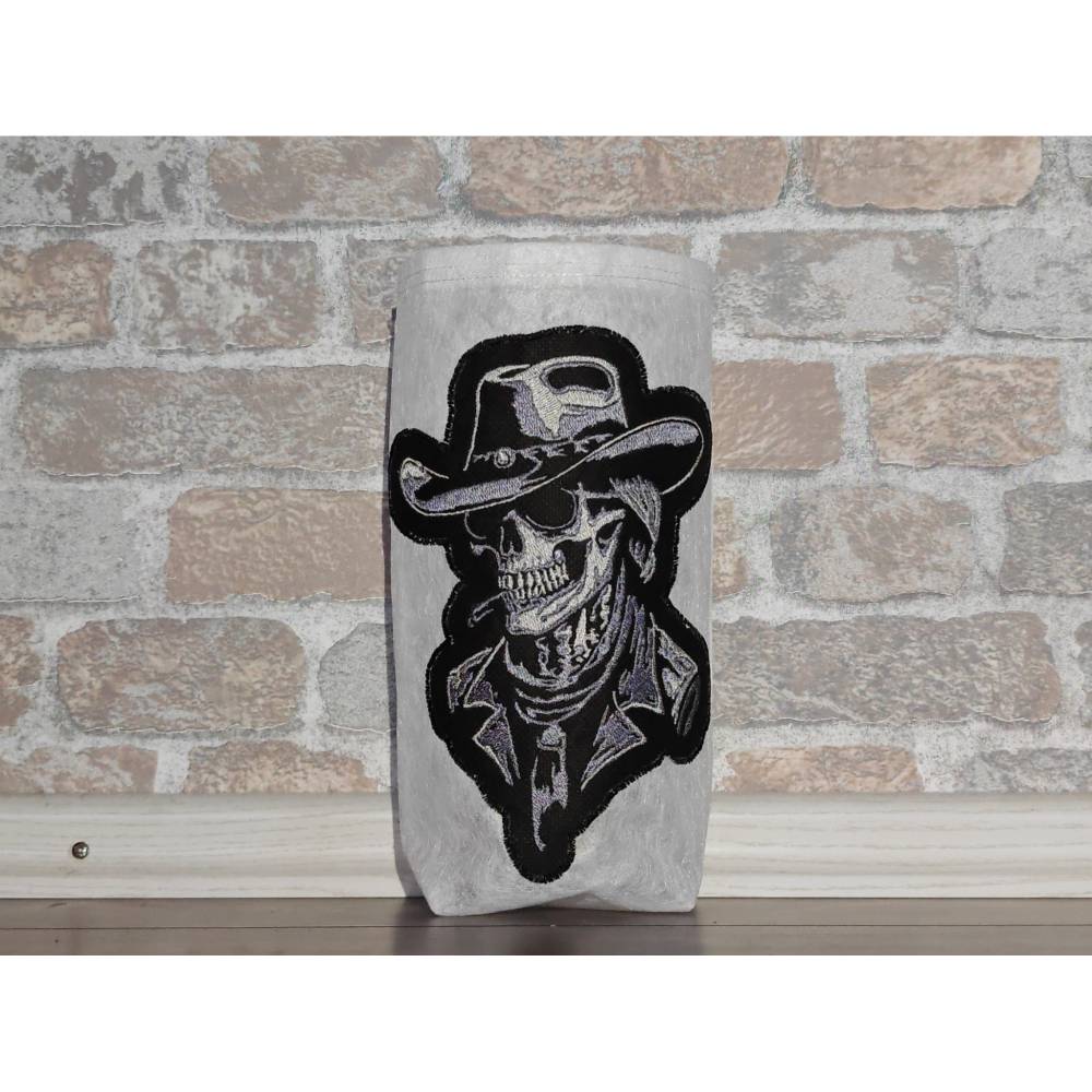 Skelett Cowboyhut Lichteffekt Stickdatei 12-14x18cm – Totenkopf Cowboy für schwarze Stoffe Bild 6