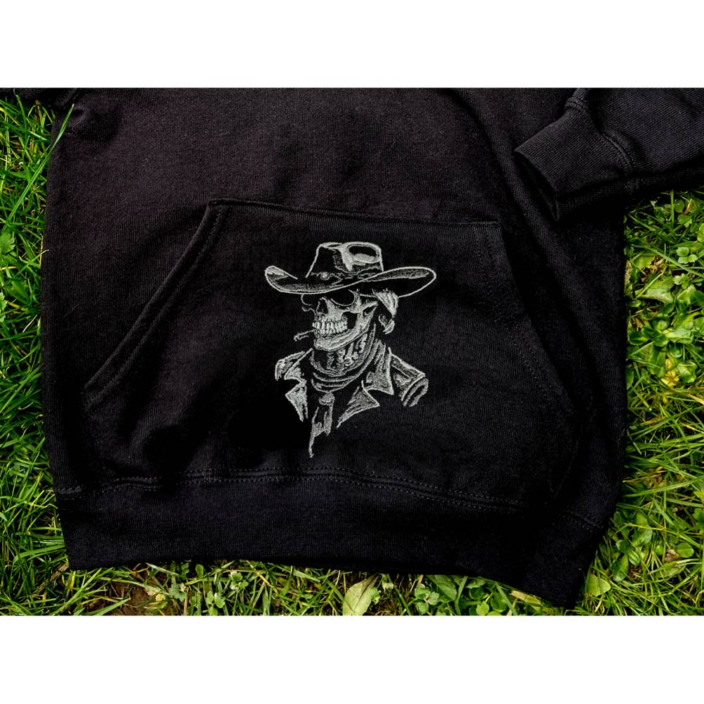 Skelett Cowboyhut Lichteffekt Stickdatei 12-14x18cm – Totenkopf Cowboy für schwarze Stoffe Bild 9