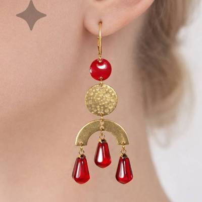 Ohrringe GRANATAPFEL aus goldenem Messing, roter Emaille & Kunstharzperlen – Handgefertigt (2503)