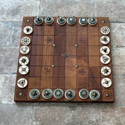 Viktorianisches industrial LOA Spielbrett „Lines of Action – Steampunk Spielbrett & Figuren, handgefertigt, Holz 