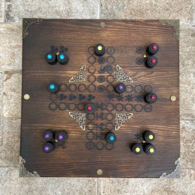 Gesellschaftsspiel Edles Spiel Handgefertigtes Holzbrett und filigrane Figuren  Das besondere Spielbrett Geschenk - Ludo