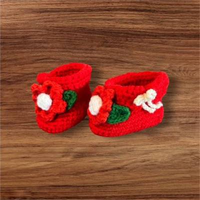 Babyschuhe aus weicher Wolle gehäkelt - 0-3 Monate | rot und weiß | Handgemacht | Neugeborene