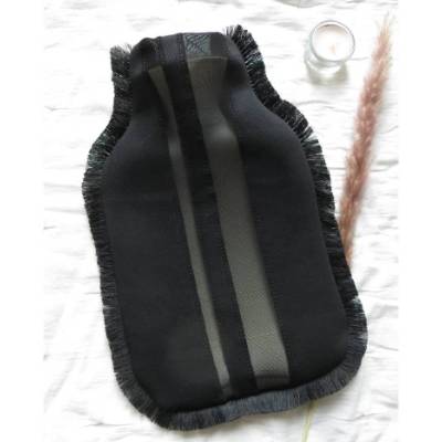 Schwarzer Wärmflaschenbezug mit Streifen Fransen & Tasche