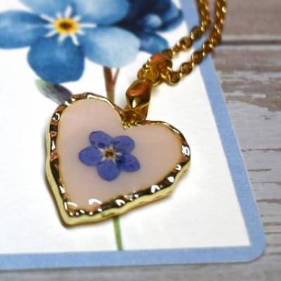 Vergissmeinnicht Herzkette mit echter Blume & personalisierter Grußkarte – Einzigartiger Gedenkschmuck, Geschenk für Sie
