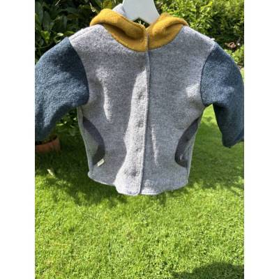Gefütterte Walkjacke in Größe 86 mit Kapuze im tricolor style– handgemacht, kuschelig & perfekt für Herbst und Winter