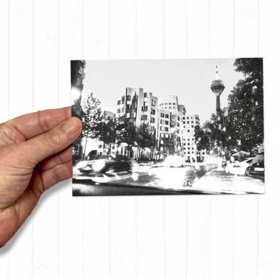 Düsseldorf Postkarte Rheinturm | Schwarz-Weiß Fotografie | DIN A6