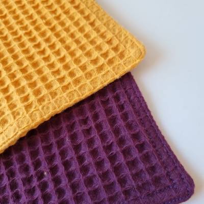 Waffelpiqué-Tücher, 2er Set, senfgelb-violett – vielseitige Putztücher & Waschlappen von he-ART by helen hesse