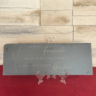 Schiefertafel „Freunde“ – Die besten Freunde trägt man im Herzen | Geschenk für Freundschaft