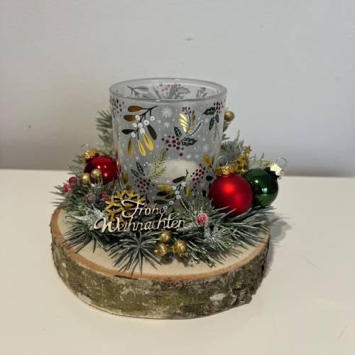 Weihnachtsdeko auf Baumscheibe mit Hirsch Teelichtglas