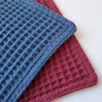 Waffelpiqué-Tücher, 2er Set, blau-bordeauxrot – vielseitige Putztücher & Waschlappen von h