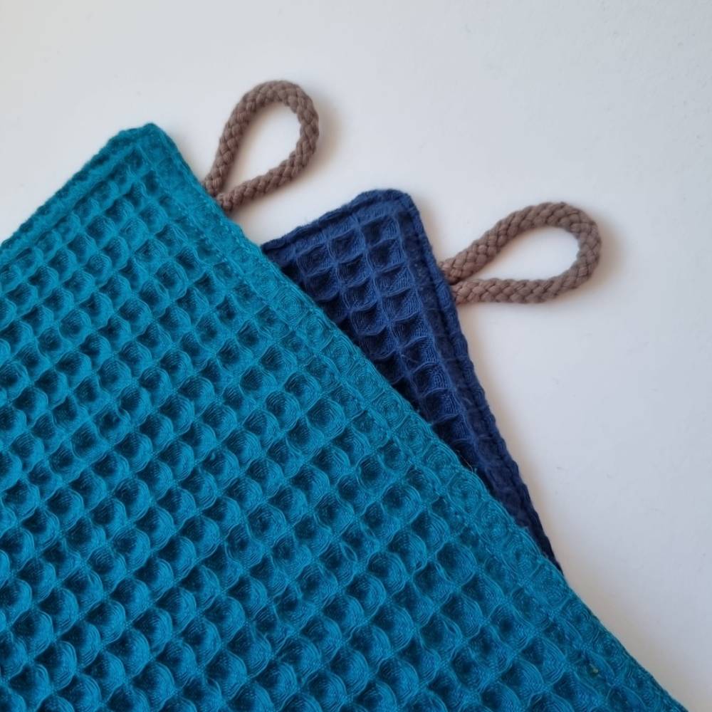 Waffelpiqué-Tücher, 2er Set, blau-petrol– vielseitige Putztücher & Waschlappen von he-ART by helen hesse