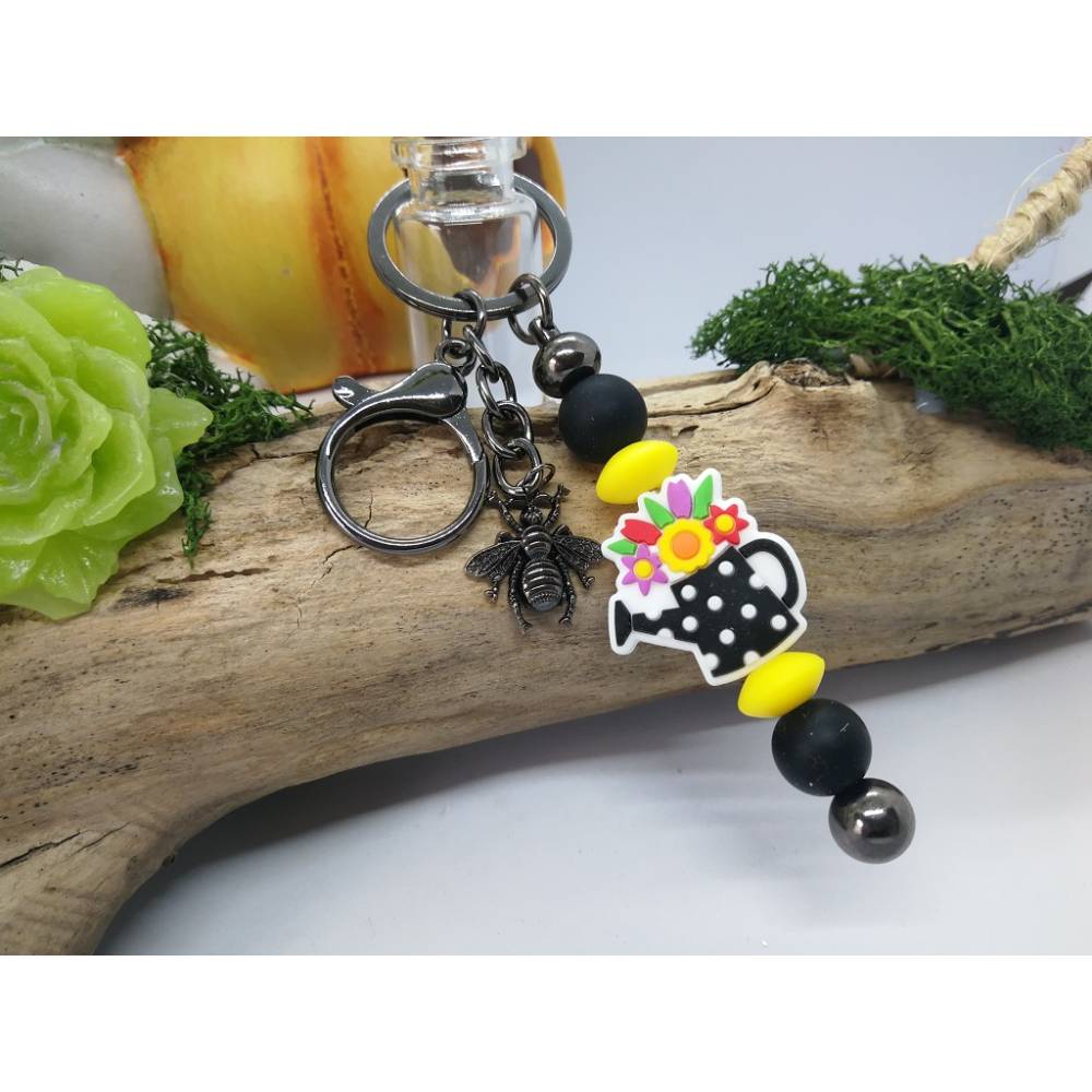 Schlüsselanhänger Gießkanne – Geschenk für Garten & Pflanzenliebhaber aus Silikonperlen, verschiedene Farben Bild 4