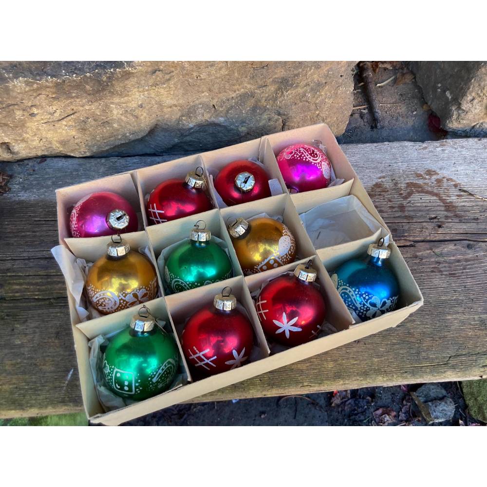 11 alte bunte Christbaumkugeln Ø 6 cm mit Dekor Lauscha 60er 70er Jahre DDR