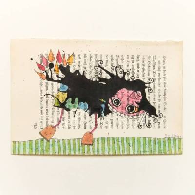 buntes KlexMonster auf alter Buchseite, Originalzeichnung