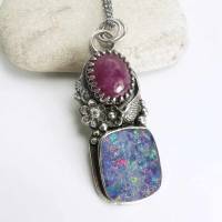 Engelsflügel Anhänger Halskette | Flügel | Blumenanhänger | Diamant, Australischer Opal, Sternrubin, Moissanit