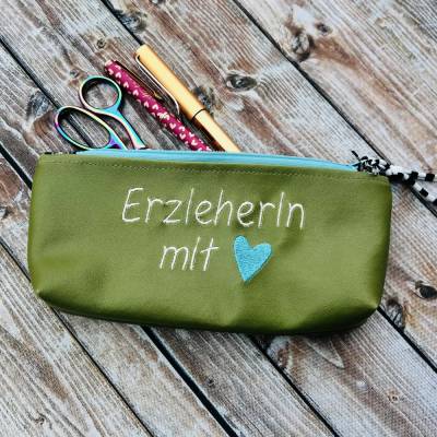 Erzieherin mit Herz Federmäppchen grün Kunstleder als Abschiedsgeschenk