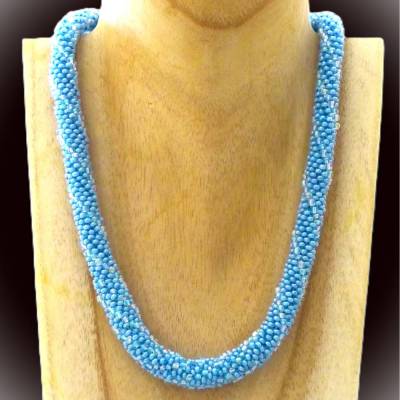 Glasperlenkette, hellblau silber, 44 cm, im Verlauf, Häkelkette, Halskette, Glasperlen, Rocailles